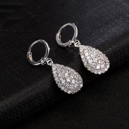 Drop-shaped necklace