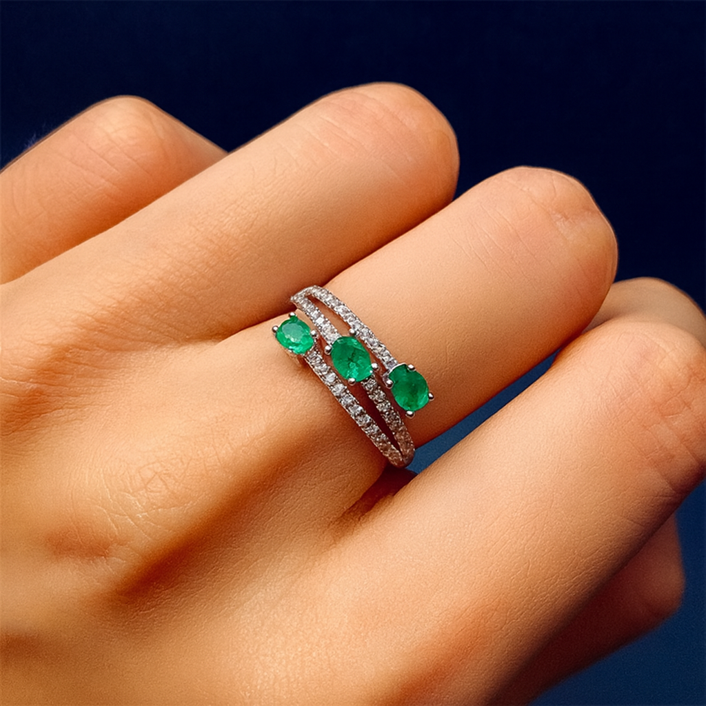 925 Silver Inlaid Natural Colombian Emerald Ring