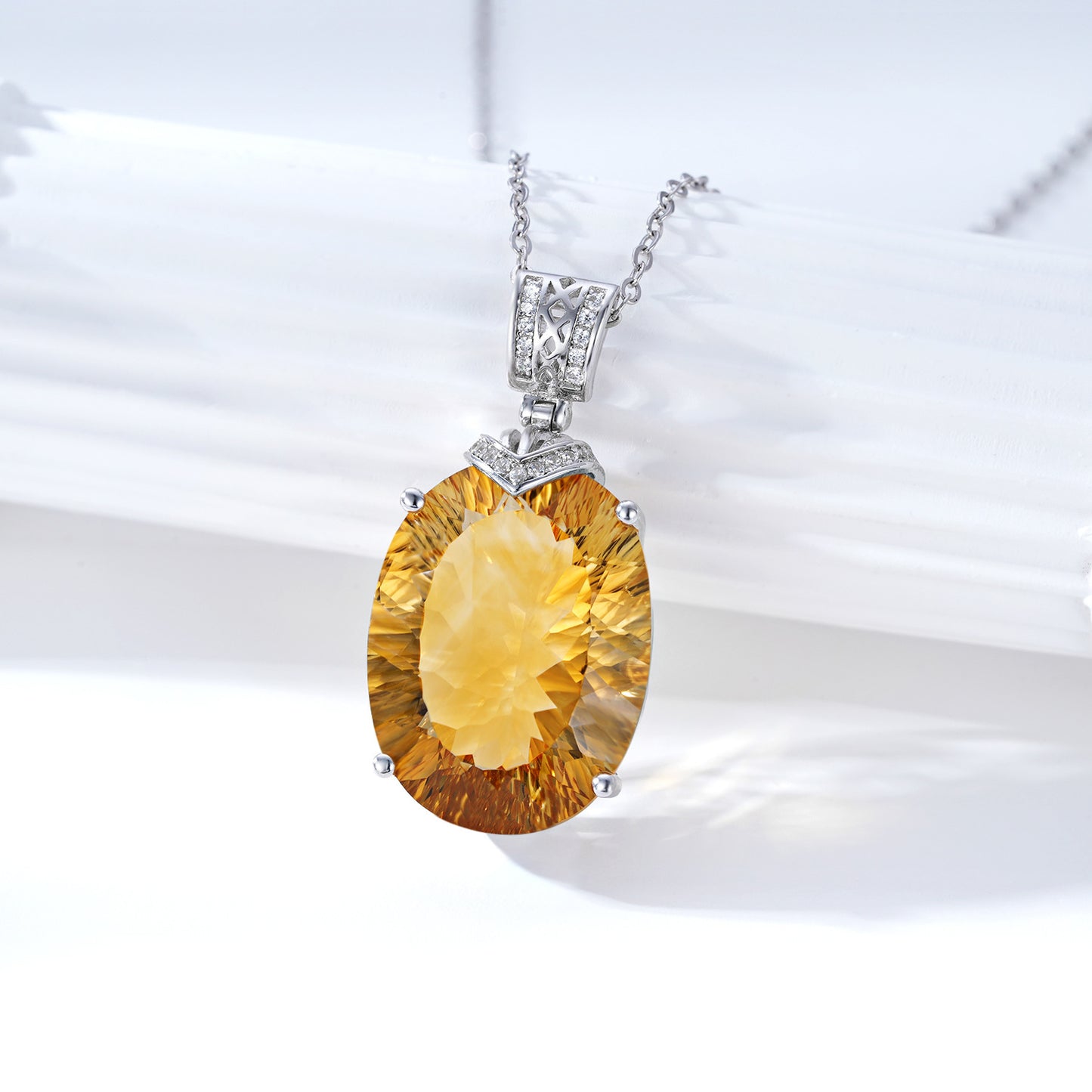 Luxury Oval Citrine Pendant Necklace in Sterling Silver with Diamond Accents – Elegant Women’s Jewelry