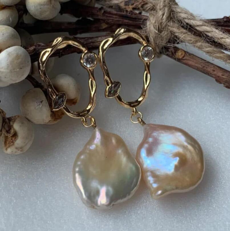 Court Style Design Temperament Earrings